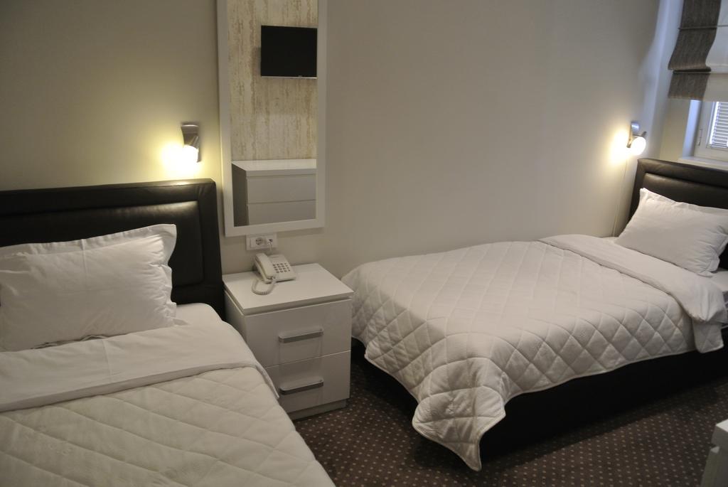 Centrum Sobe Rooms Čačak Esterno foto
