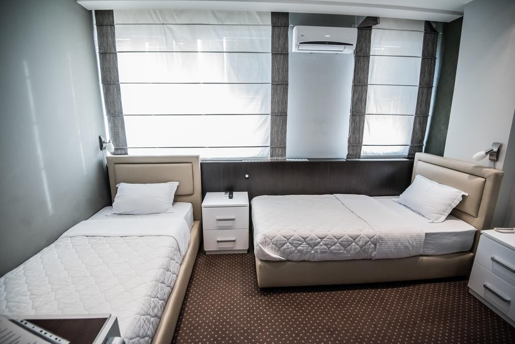 Centrum Sobe Rooms Čačak Esterno foto