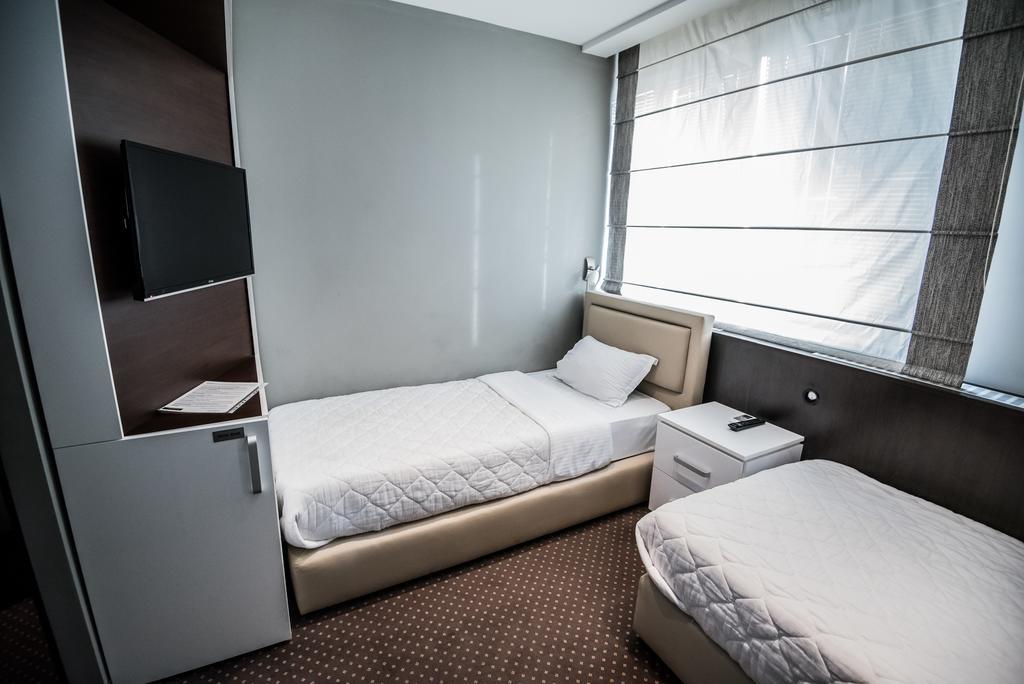 Centrum Sobe Rooms Čačak Esterno foto